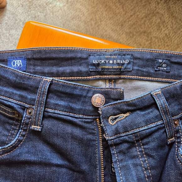 Priced to sell - Lucky Orta Premium Jeans — Flattering Dark Wash, Size 10 / 30 - Picture 3 of 3